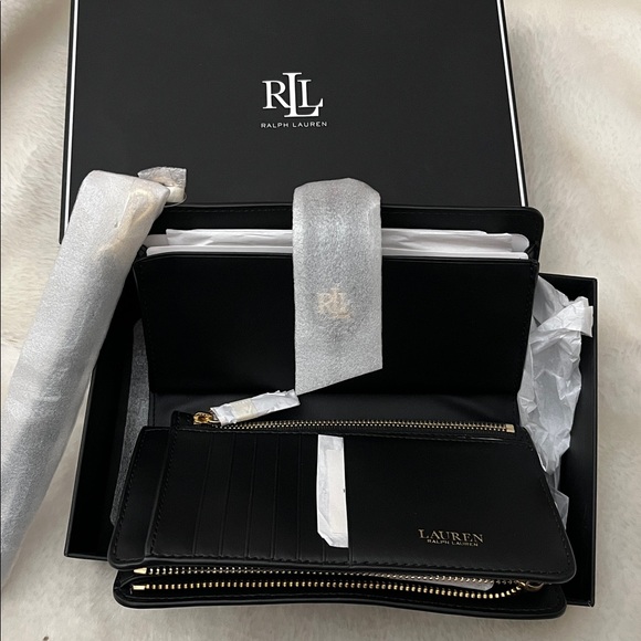 Ralph Lauren Print Crosshatch Leather Tech
Wristlet - Picture 6 of 9